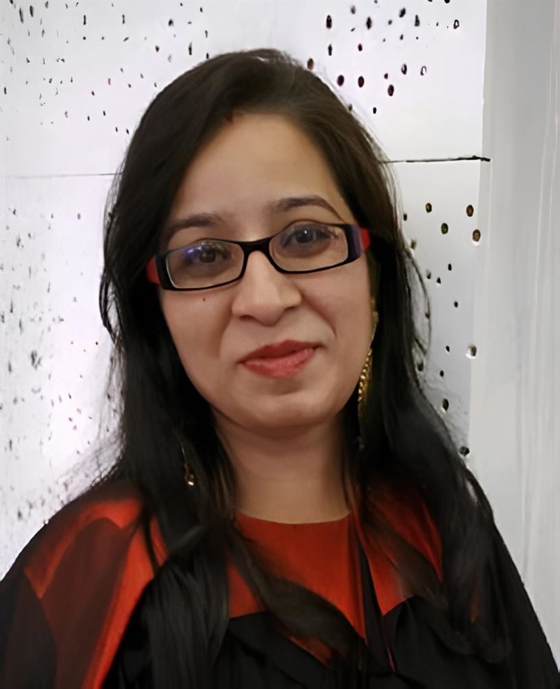 Image of the person whose review is displayed in this testimony.